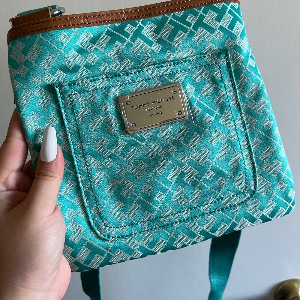 Tommy Hilfiger crossbody